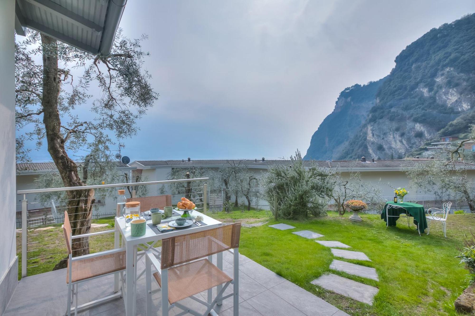 Relais Nanzello Garda Living 1 And 2 Villa Limone sul Garda Buitenkant foto